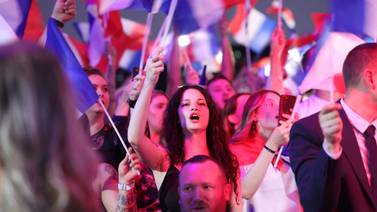 La extrema derecha en Francia debe esperar a la segunda vuelta para ver si obtiene la mayoría absoluta, tras ganar la primera vuelta de las legislativas