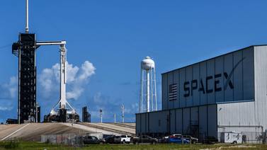 SpaceX, empresa de Elon Musk, gana contrato de la NASA para construir nave con un objetivo especial 